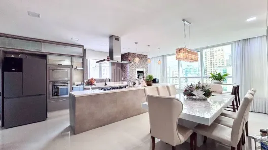 Apartamento com 3 Quartos para alugar, 157m² no Centro, Balneário Camboriú