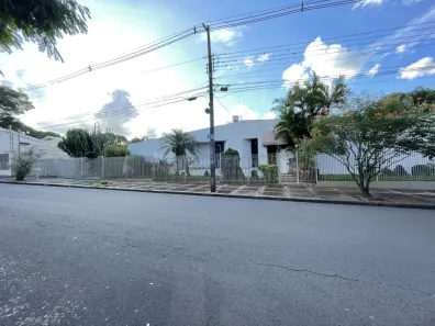 Casa com 3 Quartos para alugar, 236m² no Zona 02, Maringá