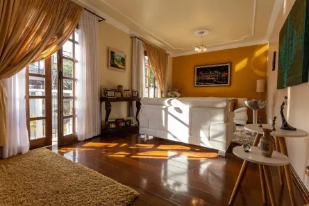 Casa com 5 Quartos à venda, 371m² no São José, Belo Horizonte