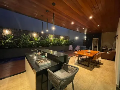 Casa com 3 Quartos à venda, 305m² no Jardim Inconfidência, Uberlândia