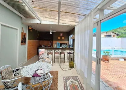 Casa com 4 Quartos à venda, 229m² no Itacorubi, Florianópolis