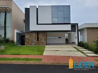Casa de Condomínio com 3 Quartos à venda, 242m² no Shopping Park, Uberlândia