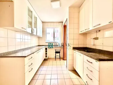 Apartamento com 3 Quartos para alugar, 68m² no Vila Bosque, Maringá