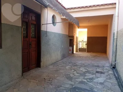 Casa com 4 Quartos à venda, 300m² no Venda da Cruz, São Gonçalo