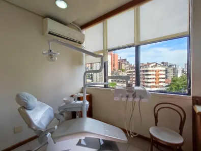 Sala Comercial com 1 Quarto à venda, 41m² no Rio Branco, Porto Alegre