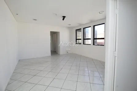 Sala Comercial para alugar, 104m² no Centro, Curitiba