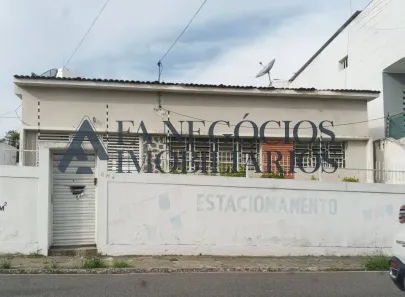 Casa com 2 Quartos para alugar, 820m² no São José, Campina Grande