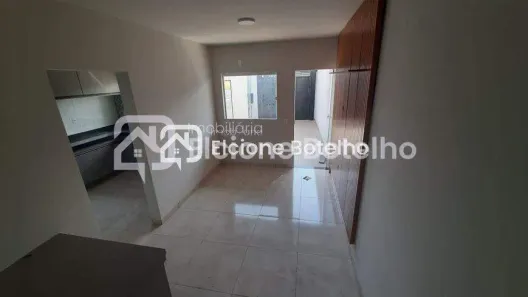 Casa com 2 Quartos para alugar, 90m² no Novo Mundo, Uberlândia