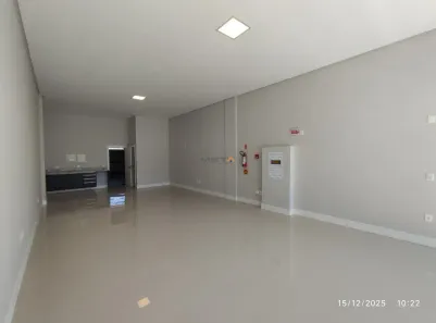 Sala Comercial para alugar, 72m² no Nações, Balneário Camboriú