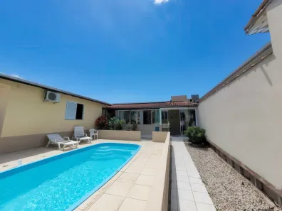 Sobrado com 3 Quartos à venda, 154m² no Forquilhas, São José
