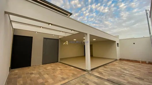 Casa com 3 Quartos à venda, 215m² no Santiago, Araguari