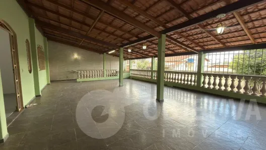 Casa com 4 Quartos para alugar, 300m² no Lídice, Uberlândia