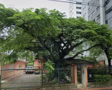 Casa com 3 Quartos para alugar, 312m² no Centro, Criciúma