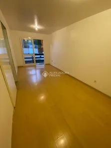 Apartamento com 2 Quartos à venda, 68m² no Passo da Areia, Porto Alegre