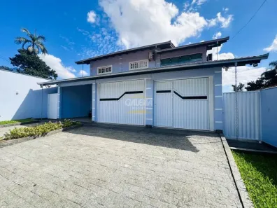 Sobrado com 3 Quartos à venda, 220m² no Guanabara, Joinville