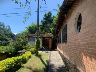 Casa com 5 Quartos à venda, 386m² no Carangola, Petrópolis