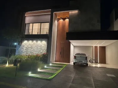 Sobrado com 4 Quartos à venda, 333m² no Jardins França, Goiânia