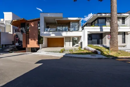 Casa de Condomínio com 4 Quartos à venda, 261m² no Santa Felicidade, Curitiba
