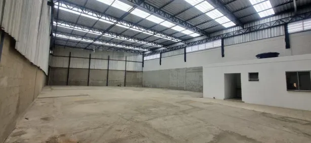 Galpão/Depósito/Armazém para alugar, 500m² no Parque João Ramalho, Santo André