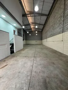 Galpão/Depósito/Armazém para alugar, 310m² no Jardim Independência, São Paulo