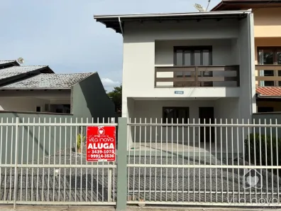 Casa com 3 Quartos para alugar, 100m² no Vila Nova, Joinville