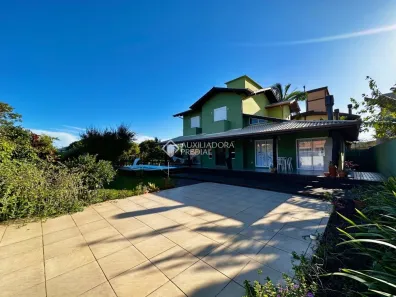 Casa com 4 Quartos à venda, 214m² no Campeche, Florianópolis