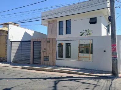 Casa com 3 Quartos à venda, 232m² no Planalto, Belo Horizonte