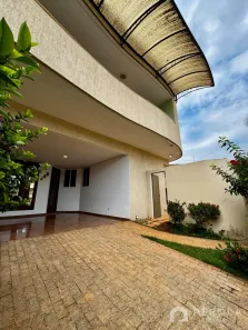 Sobrado com 5 Quartos à venda, 352m² no Anhanguera, Goiânia