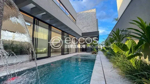 Casa de Condomínio com 3 Quartos à venda, 438m² no Gávea, Uberlândia