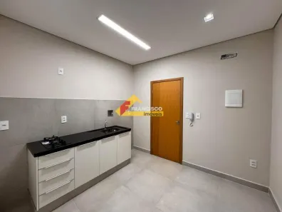 Kitnet com 1 Quarto para alugar, 424m² no Centro, Divinópolis