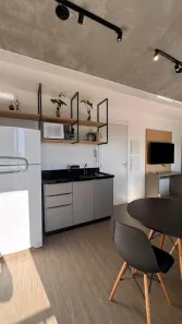 Apartamento com 1 Quarto para alugar, 27m² no Zona 07, Maringá