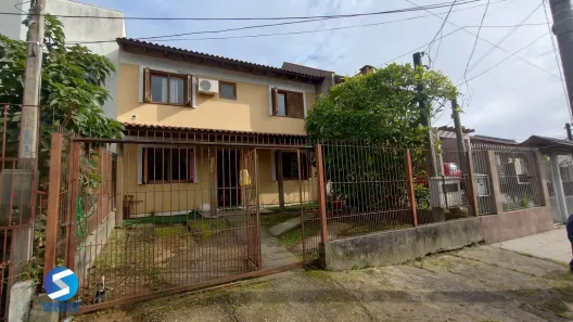 Casa com 4 Quartos à venda, 200m² no Guarujá, Porto Alegre