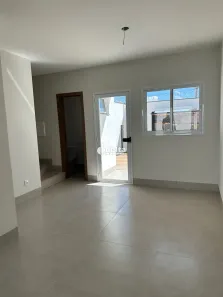 Casa com 2 Quartos à venda, 84m² no Novo Mundo, Uberlândia