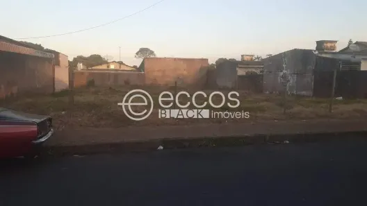 Lote/Terreno à venda, 700m² no Jardim das Palmeiras, Uberlândia