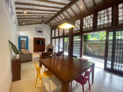 Casa com 3 Quartos para alugar, 180m² no Camburi, São Sebastião