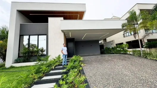 Casa de Condomínio com 4 Quartos à venda, 216m² no Plano Diretor Sul, Palmas