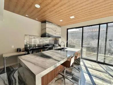 Casa com 4 Quartos à venda, 160m² no Comasa, Joinville