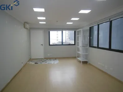 Sala Comercial para alugar, 32m² no Itaim Bibi, São Paulo