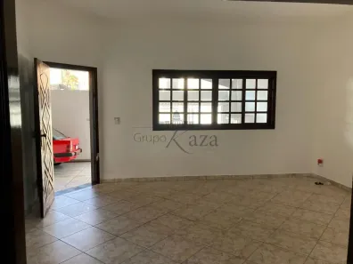 Casa com 3 Quartos à venda, 150m² no Loteamento Villa Branca, Jacareí
