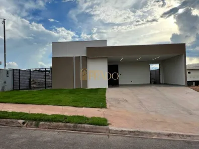 Casa com 3 Quartos à venda, 220m² no Triângulo, Porto Velho