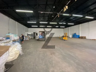 Galpão/Depósito/Armazém para alugar, 700m² no Vila Engler, Bauru