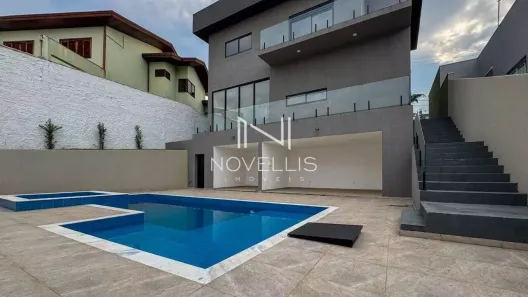 Casa de Condomínio com 3 Quartos para alugar, 251m² no Vila Zezé, Jacareí