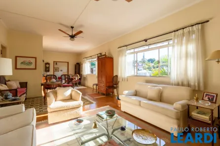 Casa com 4 Quartos à venda, 260m² no Pacaembu, São Paulo