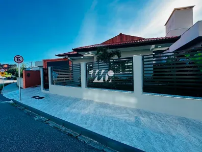 Casa com 3 Quartos à venda, 132m² no Pedra Branca, Palhoça