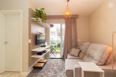 Apartamento com 2 Quartos para alugar, 49m² no Uberaba, Curitiba