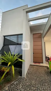 Casa com 4 Quartos à venda, 190m² no Novo Mundo, Uberlândia
