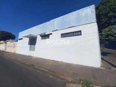 Galpão/Depósito/Armazém para alugar, 220m² no Bom Jesus, Uberlândia