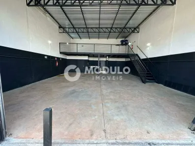 Galpão/Depósito/Armazém para alugar, 190m² no Pampulha, Uberlândia