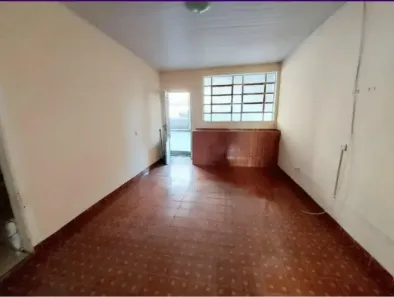 Casa com 2 Quartos para alugar, 60m² no Vila Iório, São Paulo
