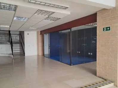 Sala Comercial para alugar, 600m² no Centro, Santos